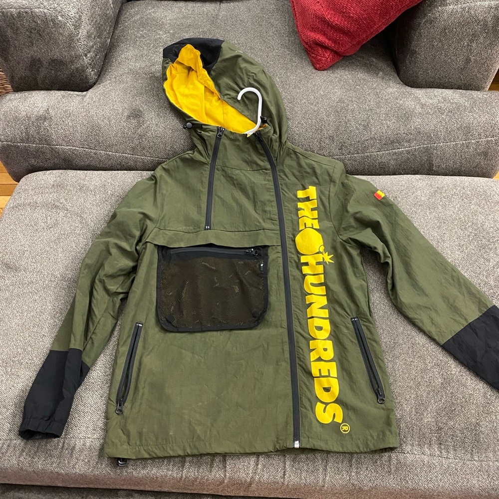 Jacket/windbreaker